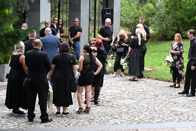 FOTO: Poslední rozloučení s Bárou Tlučhořovou. – stránka 46