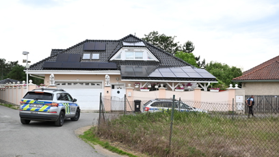 FOTO: Policejní manévry před domem Karlose Vémoly.