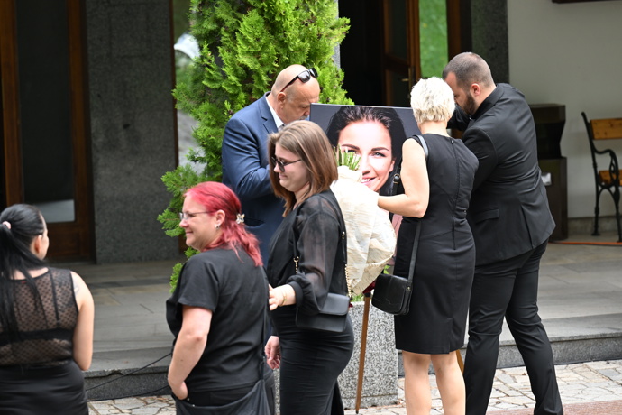 FOTO: Poslední rozloučení s Bárou Tlučhořovou. – stránka 45