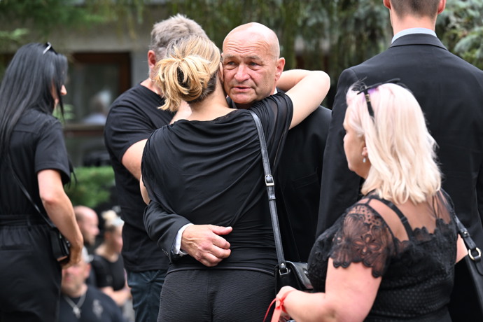 FOTO: Poslední rozloučení s Bárou Tlučhořovou. – stránka 32