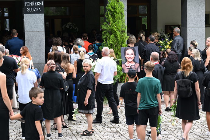 FOTO: Poslední rozloučení s Bárou Tlučhořovou. – stránka 29