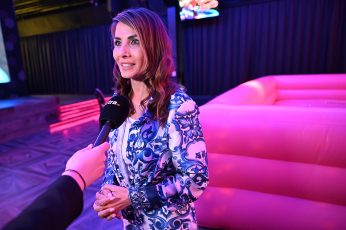 FOTO: Eva Decastelo během rozhovoru pro eXtra.cz. – stránka 6