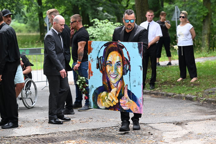 FOTO: Michal Kavalčík donesl obří portrét Barbory. – stránka 4