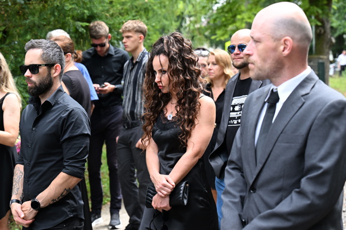 FOTO: Poslední rozloučení s Bárou Tlučhořovou. – stránka 18