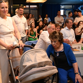 Jiřina Bohdalová bavila svého pravnuka Antonína.
