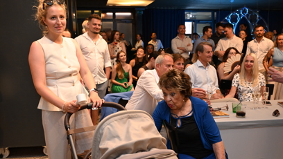 FOTO: Jiřina Bohdalová bavila svého pravnuka Antonína.