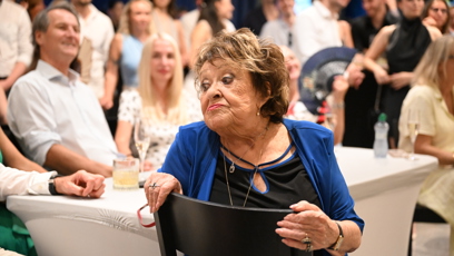 FOTO: Jiřina Bohdalová dělala vtipné grimasy na svého pravnuka Antonína.