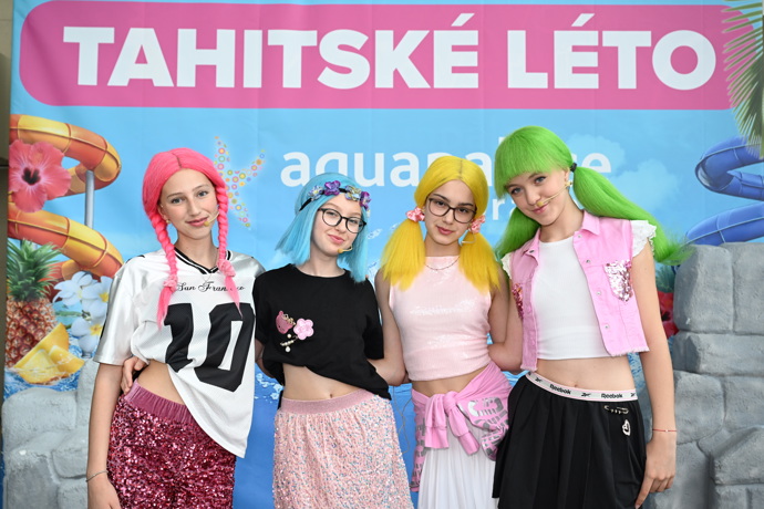 FOTO: Dívky roztančily Aquapalace Praha. – stránka 4