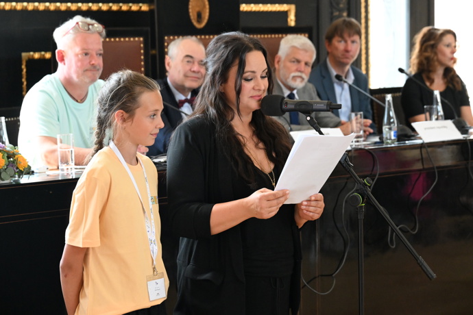 FOTO: Jitka Čvančarová sotva držela slzy. – stránka 1
