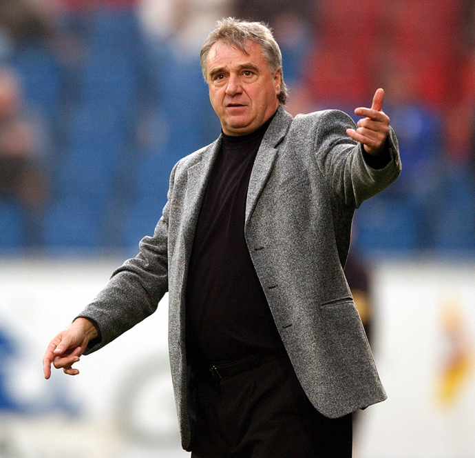 FOTO: Zemřel fotbalový trenér Petr Uličný. – stránka 3
