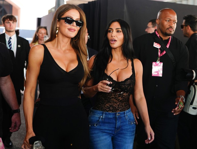 FOTO: Kim Kardashian se svou sestrou Khloe. – stránka 5