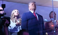 Donald Trump na finále basketbalové NBA.