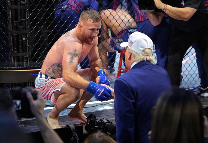 FOTO: Justin Gaethje se baví s Donaldem Trumpem. – stránka 9