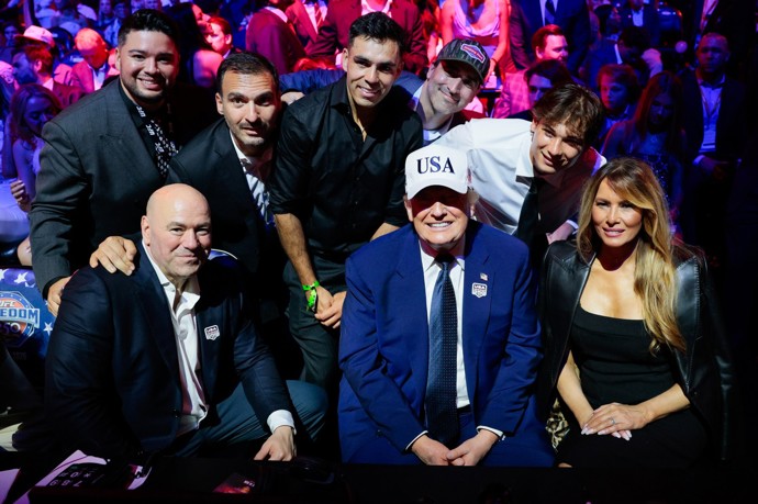 FOTO: Donald Trump oslavil své 80. narozeniny ve velkém stylu. – stránka 5
