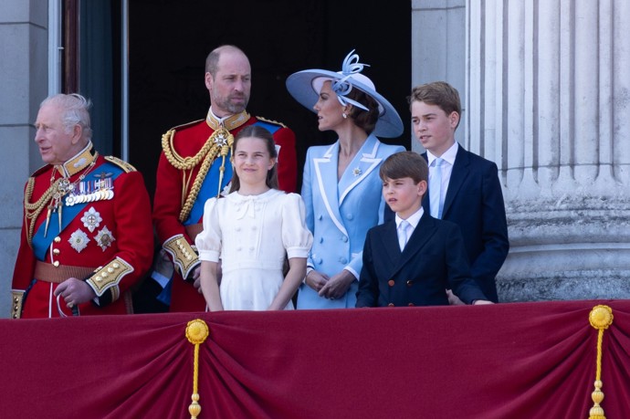 FOTO: Britská královská rodina na každoroční akci Trooping the Colour, která slouží jako oficiální oslava narozenin panovníka.