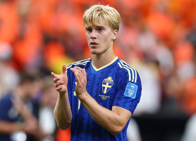 FOTO: Lucas Bergvall. – stránka 1