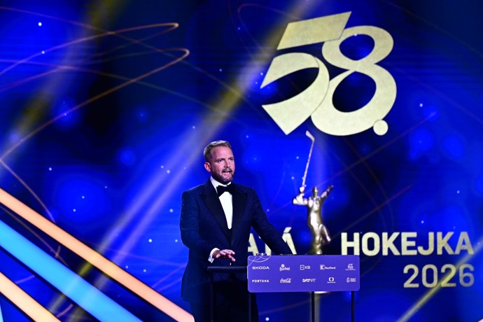 FOTO: Libor Bouček moderoval Zlatou hokejku. – stránka 1