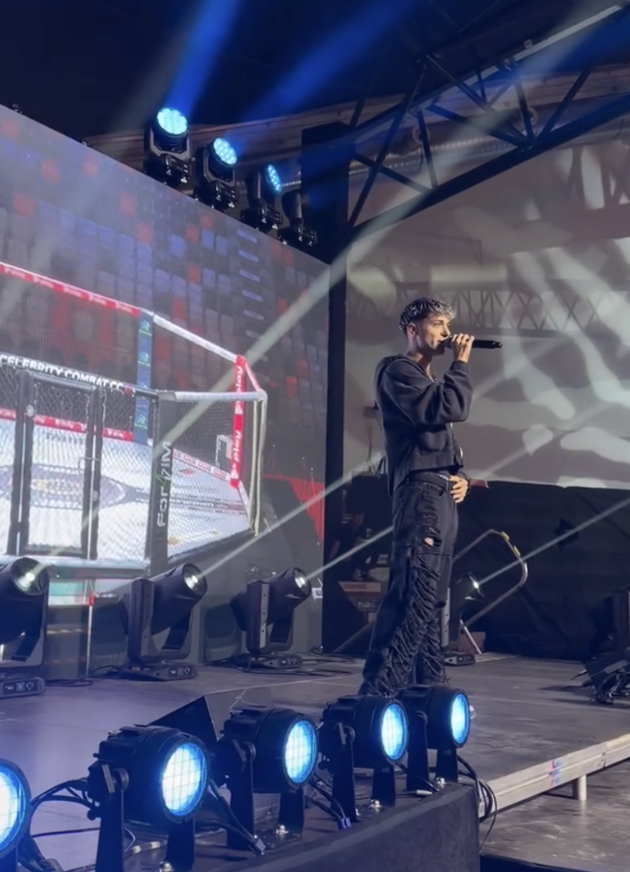 FOTO: David Key na zvukové zkoušce Celebrity Combat. – stránka 2