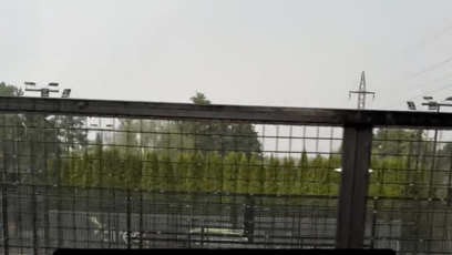 FOTO: Smutný pohled na kompletně zatopené kurty, ze kterých po bleskové povodni koukala jen síť.