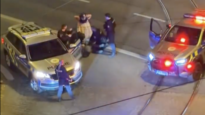 FOTO: Na místě zasahovalo několik policejních hlídek najednou.