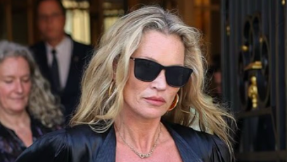 FOTO: Kate Moss během Paris Fashion Week 2026.