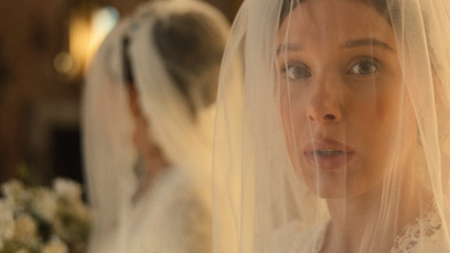 FOTO: Millie Bobby Brown se má v novém filmu Enola Holmes 3 vdávat.