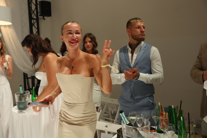 FOTO: Nela Slováková s Radkem Roušalem na módní přehlídce Poner. – stránka 34