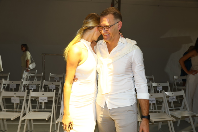 FOTO: Zamilovaný pár Daniel Křetínský a Marie Jedličková. – stránka 19