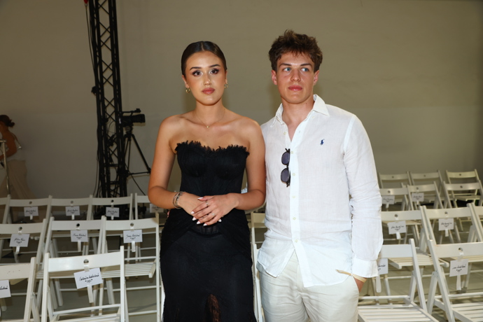 FOTO: Karolína Jirásková s partnerem. – stránka 12