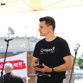 Daniel Stach pohrozil odchodem z ČT.