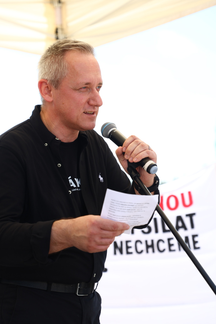 FOTO: Michal Kubal na stávce za Čeksou televizi. – stránka 3