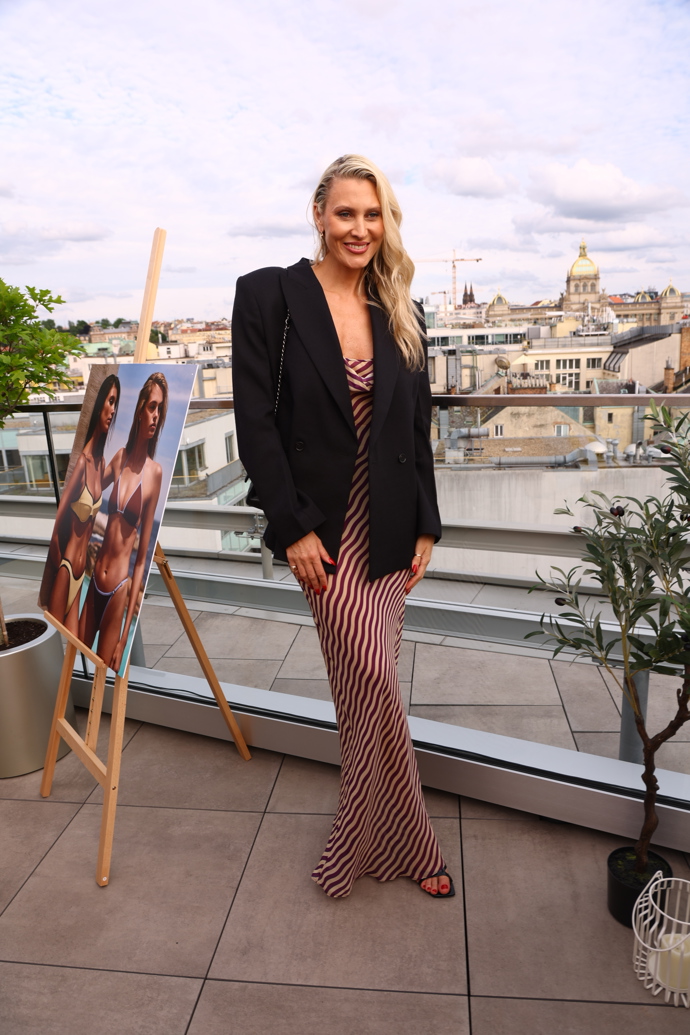 FOTO: Kateřina Průšová se cítí po operaci kolene skvěle. – stránka 30