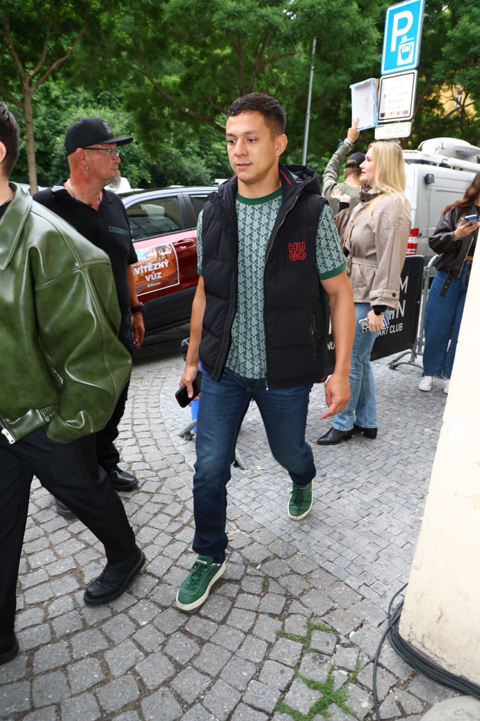 FOTO: Tomáš Le Sy dorazil podpořit svou přítelkyni. – stránka 122