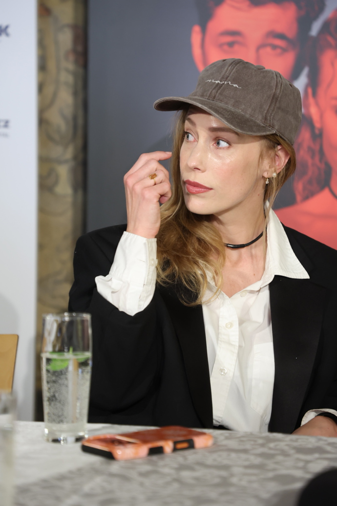FOTO: Aneta Krejčíková je velmi krásná. – stránka 11
