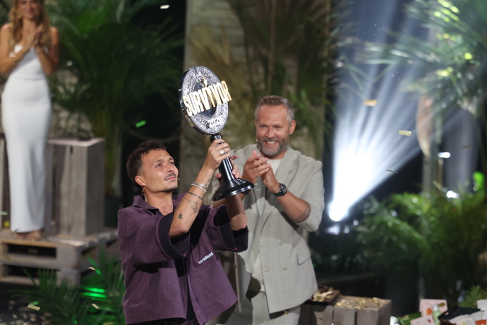 FOTO: Otakar Šenkýř vyhrál letošní řadu show Survivor. – stránka 71