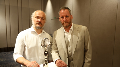 FOTO: Kryštof Mucha a Karel Och s cenou.