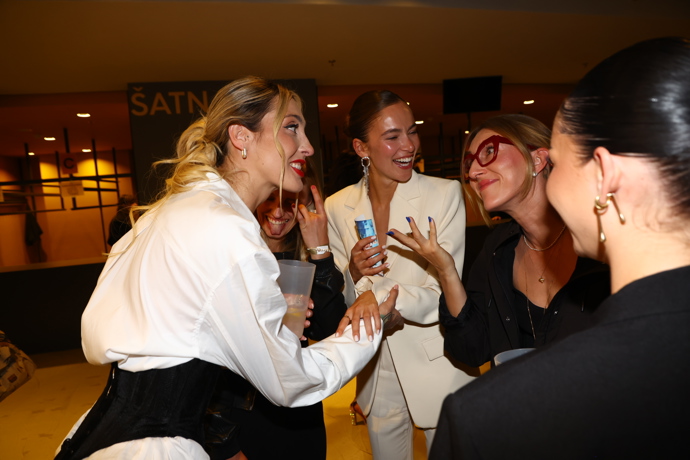 FOTO: Z afterparty Survivoru. – stránka 36