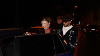 FOTO: Kafuu odjela se svým přítelem.