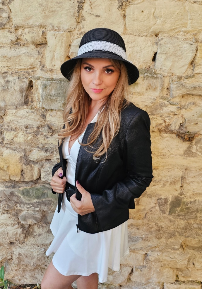 FOTO: Magda Malá pořád nechtěně plete hlavy svým mužským fanouškům. – stránka 6