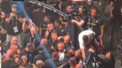 FOTO: Zápas skončil ostudou.