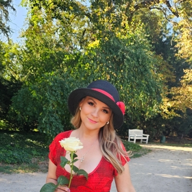 Magda Malá působí jako roztomilá dívenka..