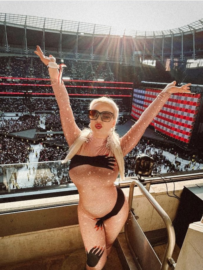 FOTO: Beata Ernman je divoška. – stránka 4