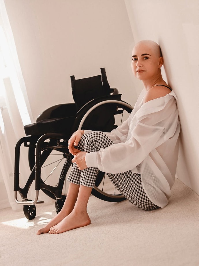 FOTO: Erika Bartošová má od 12 let neoperovatelný nádor v míše. – stránka 4