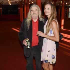 František Ringo Čech s přítelkyní Monikou na premiéře Plesu upírů.