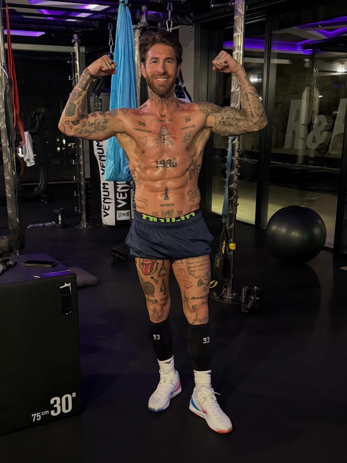 FOTO: Sergio Ramos ukázal vysekané tělo. – stránka 8