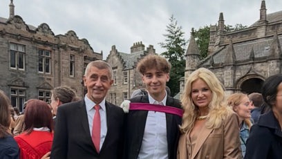 FOTO: Andrej Babiš na promocích svého syna.