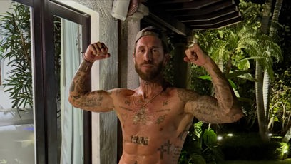 FOTO: Sergio Ramos ukázal vysekané tělo.