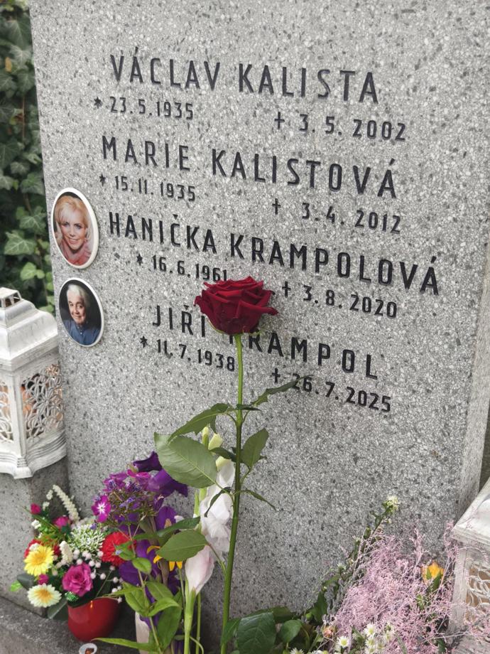 FOTO: O místo posledního odpočinku byla pře. Vše rozsekla až sestra Haničky. – stránka 9