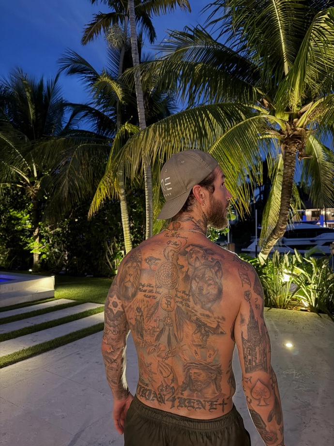 FOTO: Sergio Ramos ukázal vysekané tělo. – stránka 4