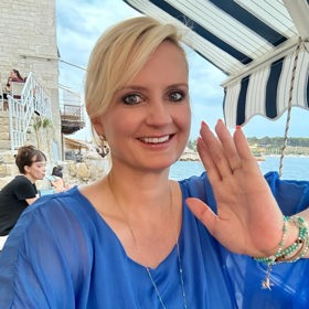 Hejtmanka Petra Pecková posílá pozdrav od moře.